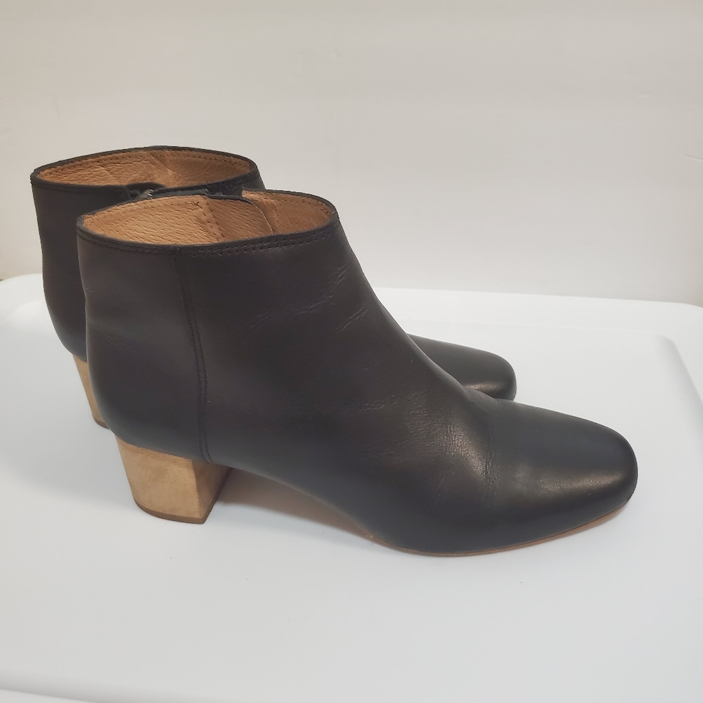 Madewell women's black Leather boots, size 9.5.